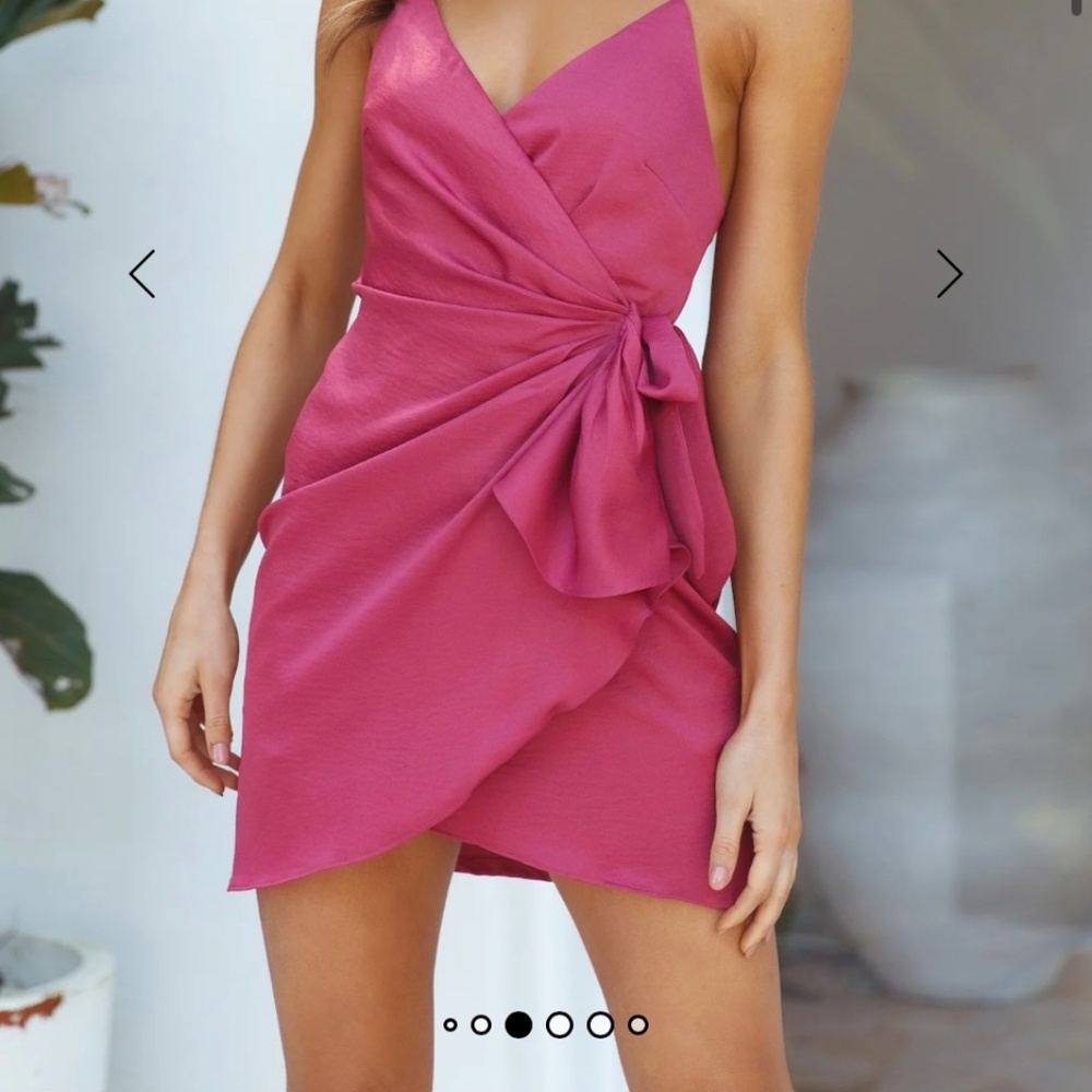 Selfie Leslie dress